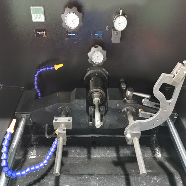 小型卧式机床加工