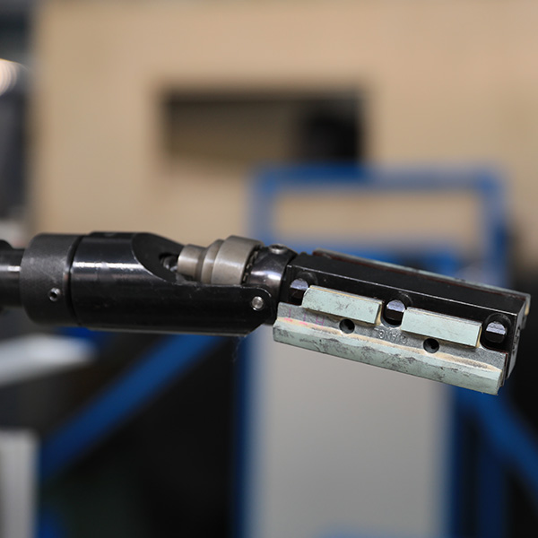 卧式深孔数控珩磨机床