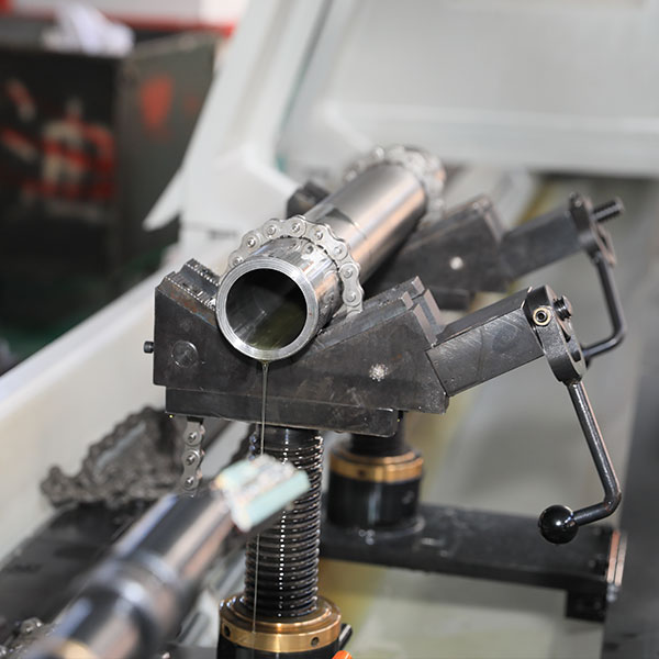 深孔珩磨机床加工