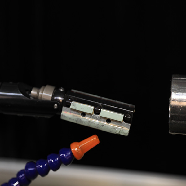 卧式深孔数控珩磨机床